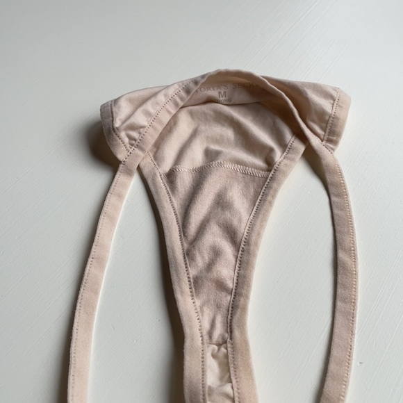 Victoria’s Secret | Basic Nude Thong | M - Picture 8 of 8